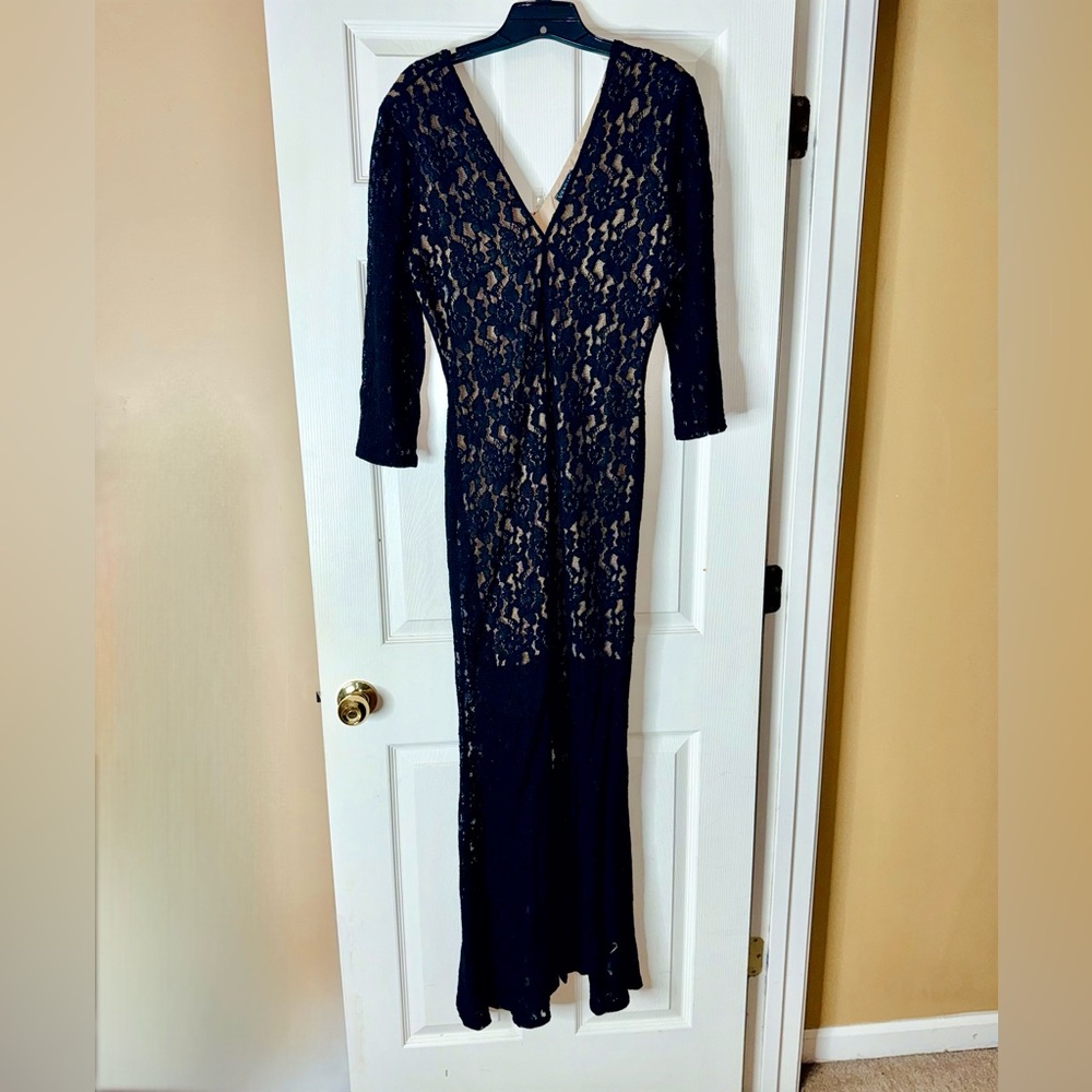 VENUS Black Long Sleeve Lace Dress